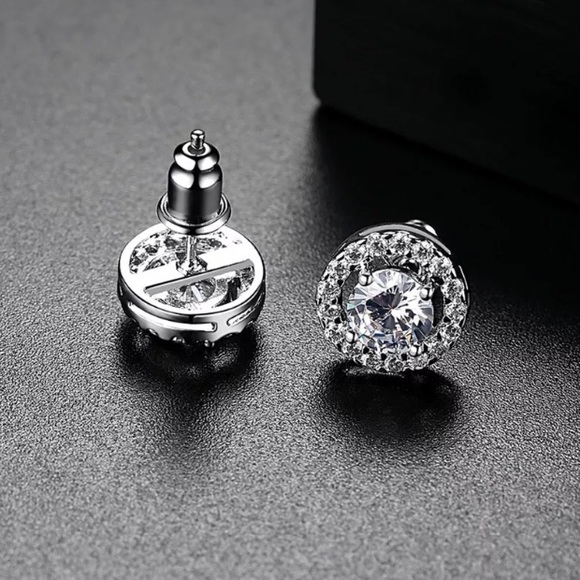 18k White Gold Diamond Earrings - Picture 9 of 9